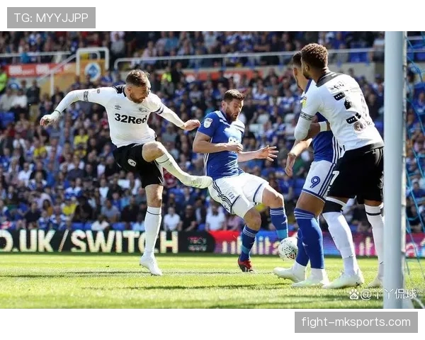 维拉与伯明翰德比战精彩回顾:激烈对抗与战术博弈闪耀赛场