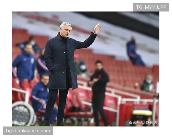 特奥边路爆发助球队逆转,精彩表现引球迷热议 特奥边路爆发助球队逆转,精彩表现引球迷热议